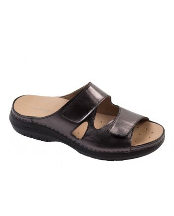 Nursing Care Cravo Sandals